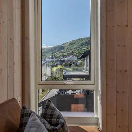 Spacious In Centre Apartment *