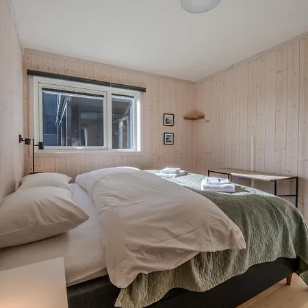 Spacious In Centre Apartment