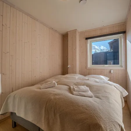 Spacious In Centre Apartment *