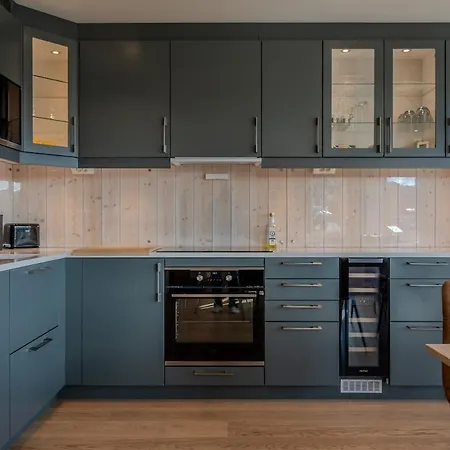 Spacious In Centre Apartment
