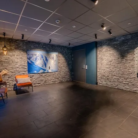 Spacious In Centre Apartment