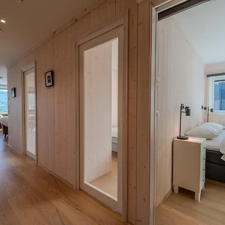 Spacious In Centre Apartment *