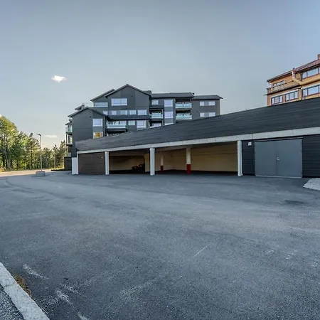Spacious In Centre Apartment *